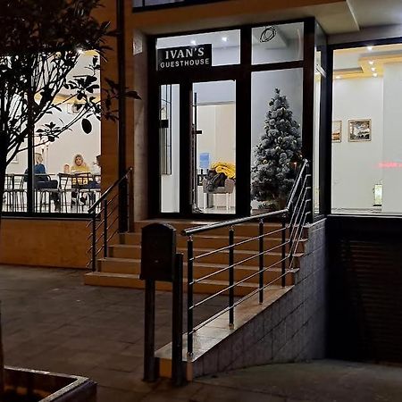 Ivan'S Guesthouse Paracin Exterior photo